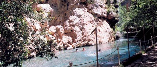Balneario La Virgen piscina exterior