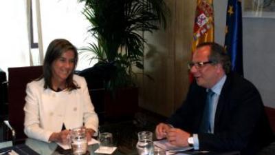La ministra Ana Mato se reúne con la Comisión de Sanidad de CEOE